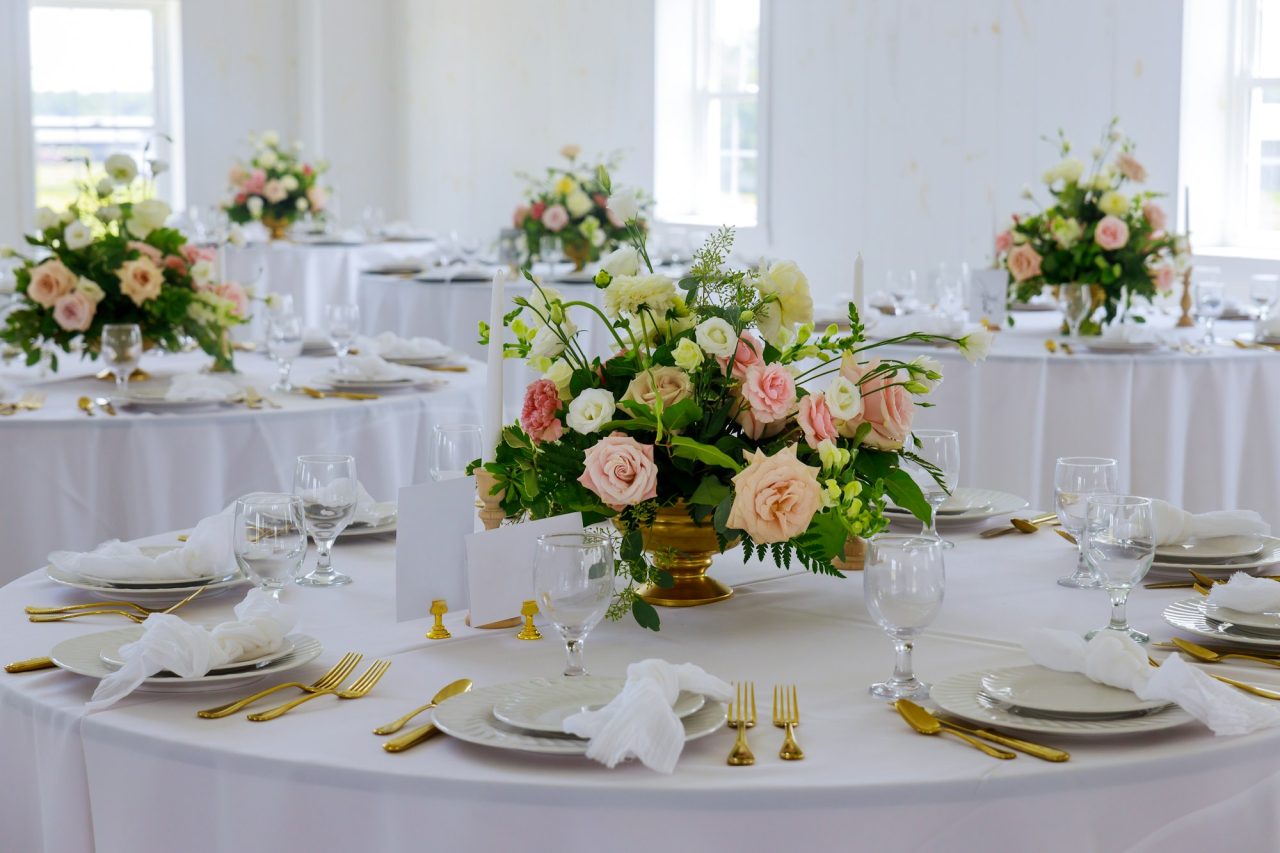 wedding-decoration-table-set-arrangement-of-fresh-flowers-.jpg